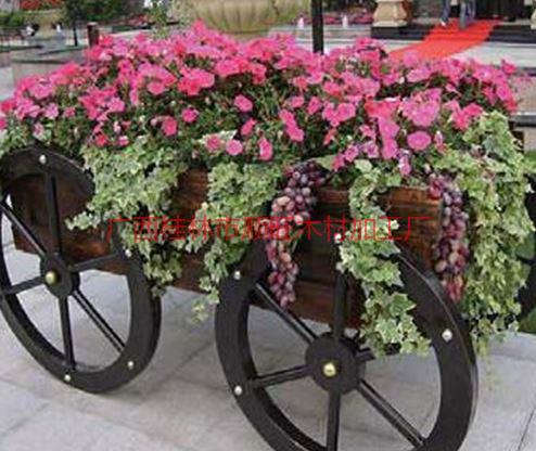 供應(yīng)訂做仿古防腐木花車,廣西訂做仿古防腐木花車,廠家訂做仿古防腐木花車