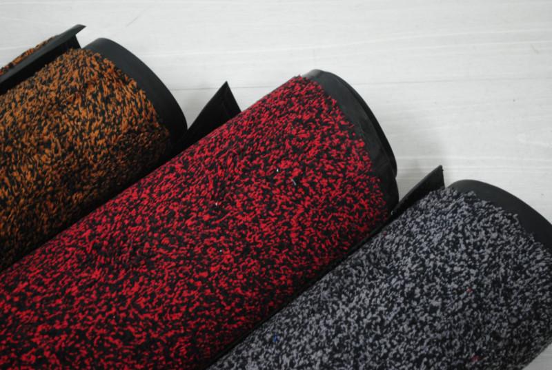 供應(yīng)吸水地墊在雪天起到的作用