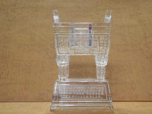 供應(yīng)水晶擺件 水晶煙缸 水晶鼎定制