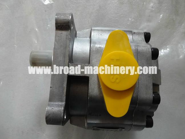 供應(yīng)十一*的山推變速泵，SD32變速泵現(xiàn)貨