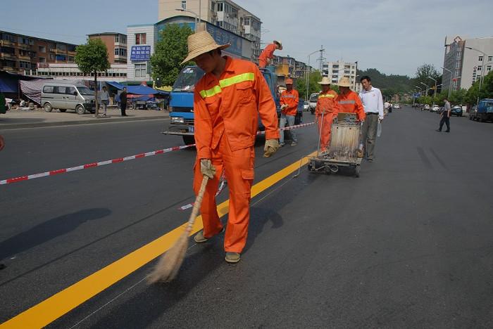 供应深圳交通设施厂家【深圳划线】道路划线线、交通标志,标线工程！