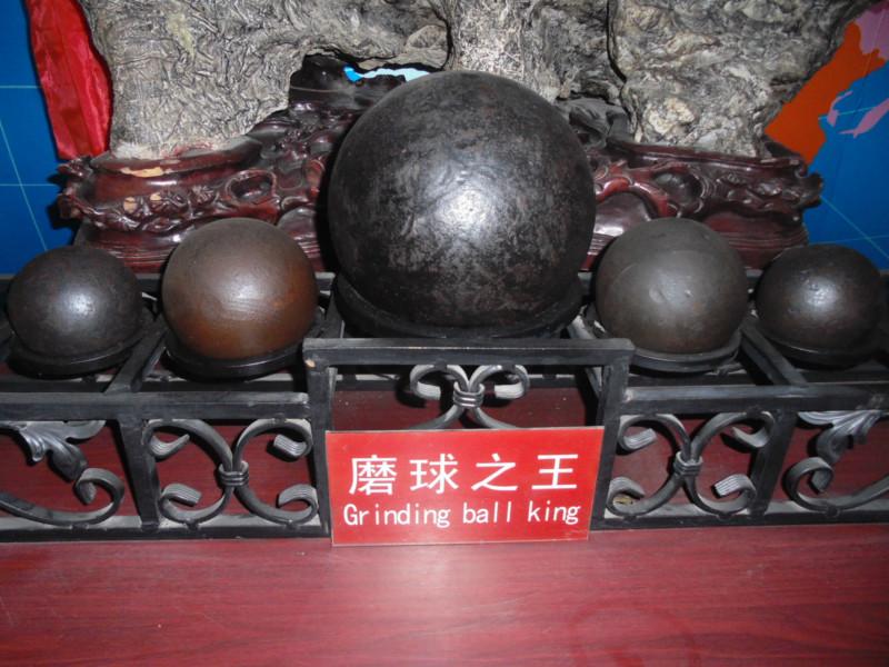 供應(yīng)球磨機(jī)鋼球破碎的原因-鋼球價(jià)格