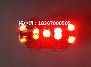 信州區(qū)成輝充電肩燈，充電式肩燈，交警巡邏肩燈性能