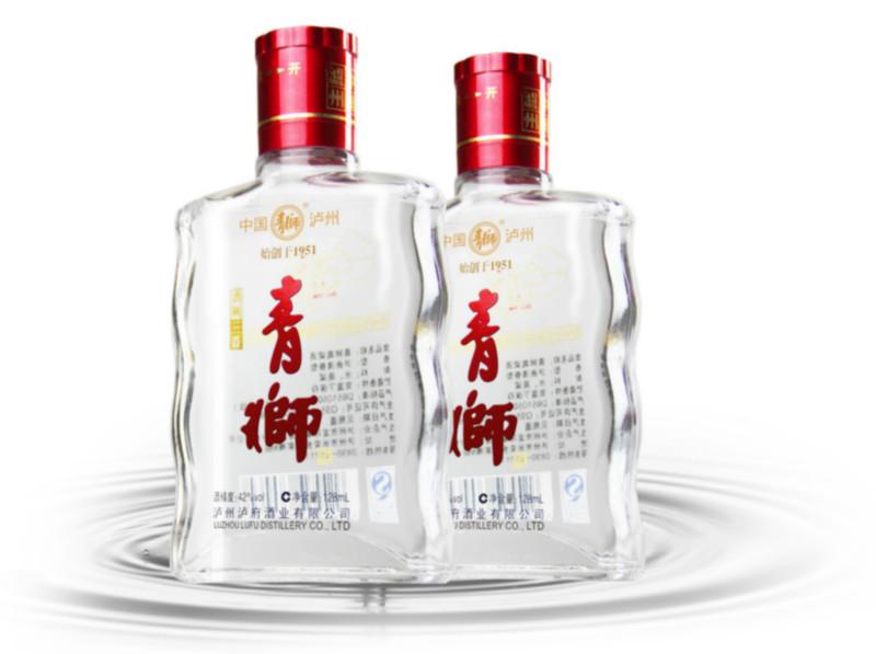 泸州白酒52度清香型128ml青狮小酒图片