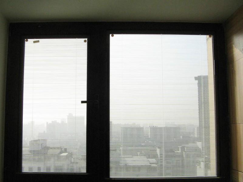 內(nèi)置百葉中空玻璃窗圖片