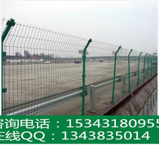 框架公路護(hù)欄網(wǎng)標(biāo)準(zhǔn)規(guī)格現(xiàn)貨圖片