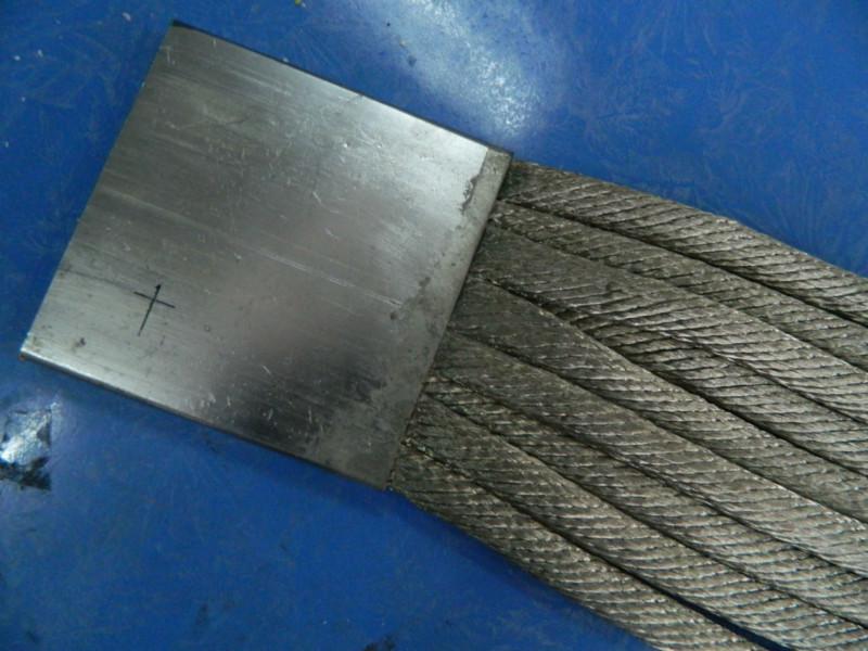 供應(yīng)數(shù)萬(wàn)安培銅絞線(xiàn)軟連接