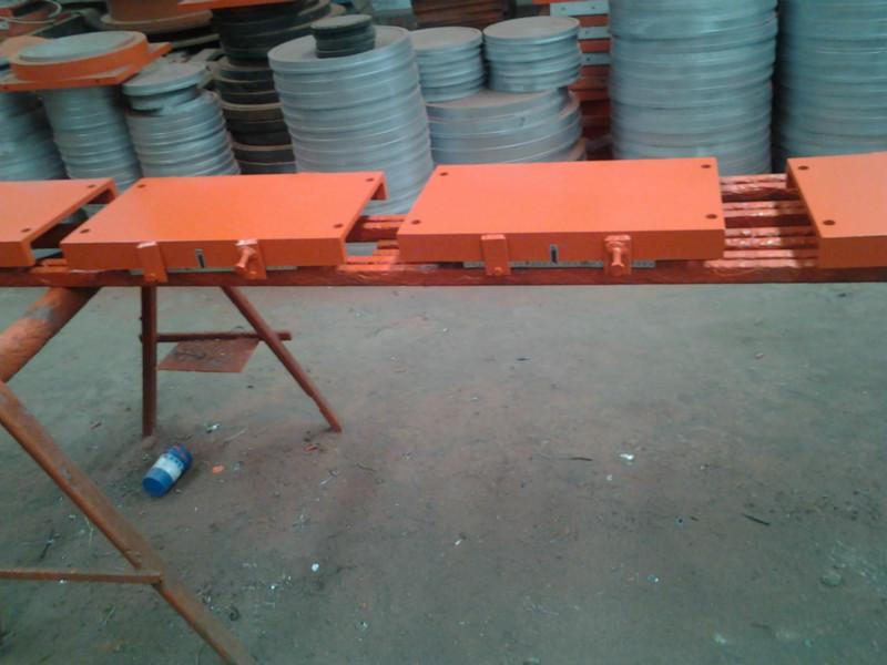 定型萬向活動(dòng)鉸支座圖片