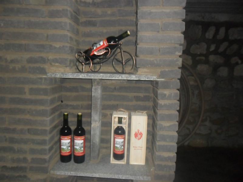 供應(yīng)純手工家釀葡萄酒--昌黎葡萄溝山水人家農(nóng)家院