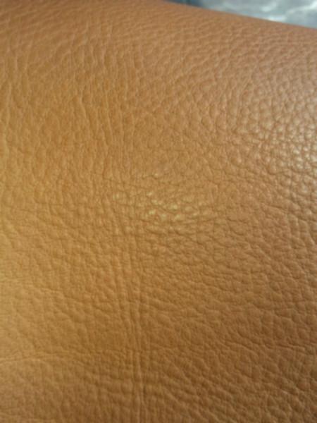 供應(yīng)東莞亞光風(fēng)格牛皮，亞光修面皮，亞光變色油皮，亞光開邊珠廠家