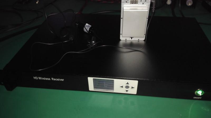 密拍式標(biāo)清COFDM無(wú)線(xiàn)圖像發(fā)射機(jī)圖片