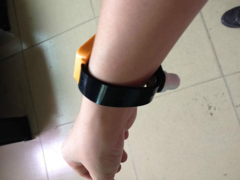 供應(yīng)臺鼎手腕式電子標(biāo)簽 2.45GHz手腕帶 防拆手腕帶 2.4G手腕帶