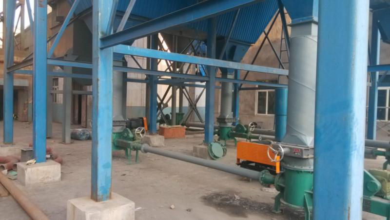 供應*主席視察新型輸送設備