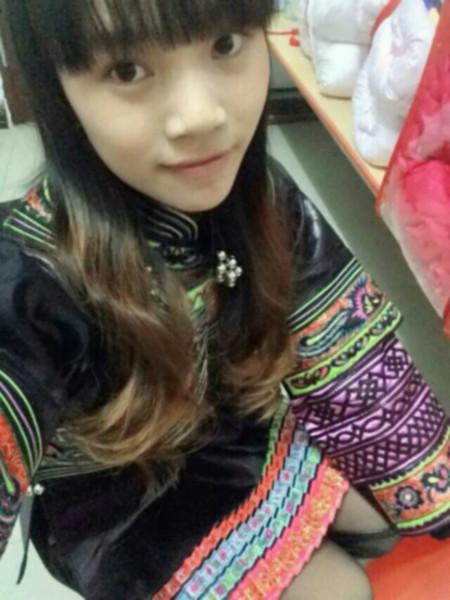 供應(yīng)高端定制民族服飾
