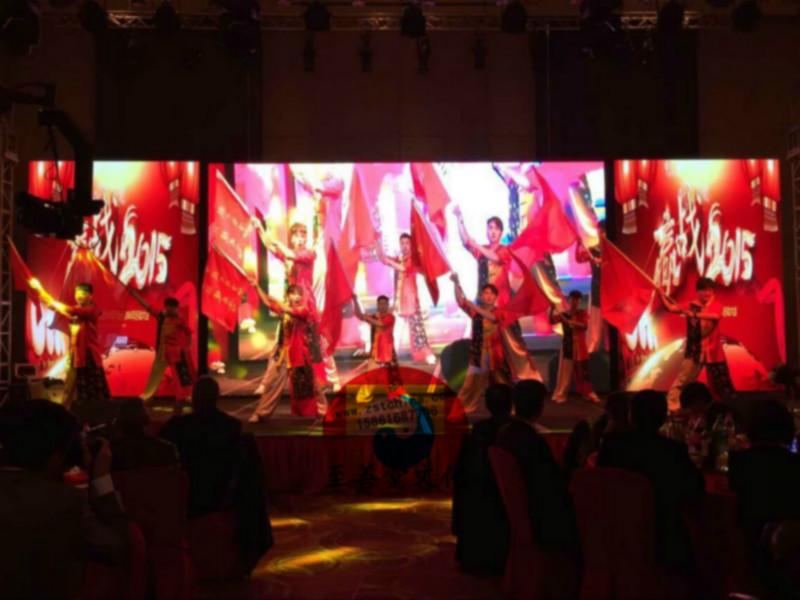 LED大屏，燈光舞美演繹等