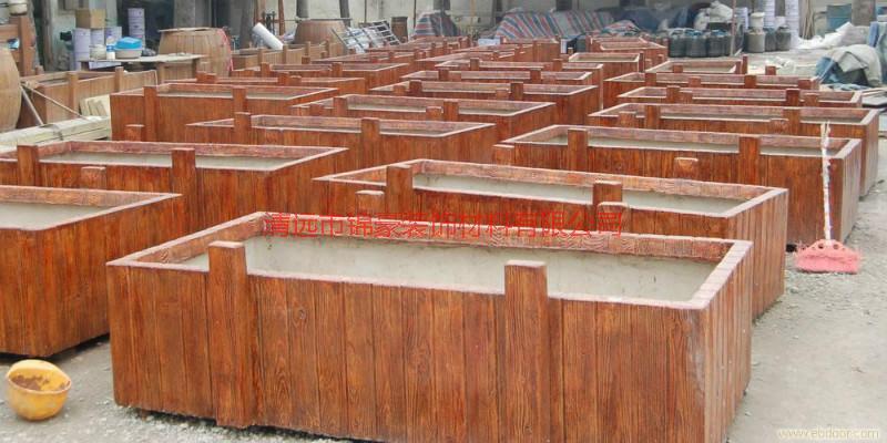 供應(yīng)用于的廣東清遠(yuǎn)仿木垃圾箱