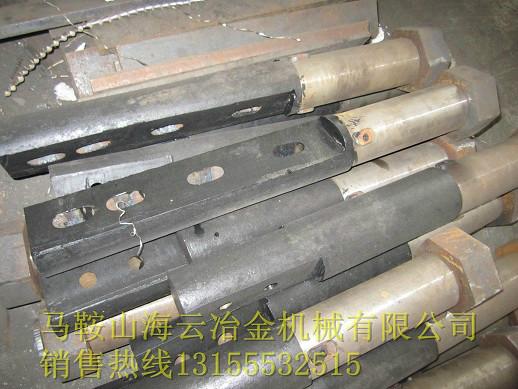 南方路機(jī)攪拌機(jī)配件側(cè)攪拌臂圖片
