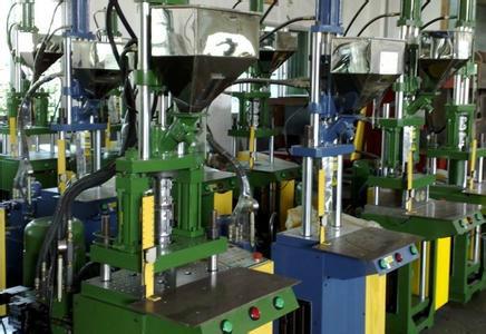 深圳二手立式注塑機(jī)高價(jià)回收?qǐng)D片