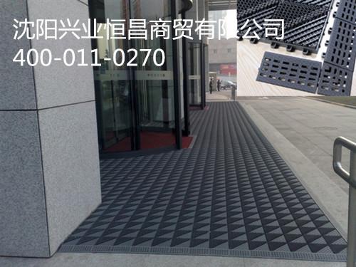 供應(yīng)學(xué)校門口*三合一刮沙除塵地墊