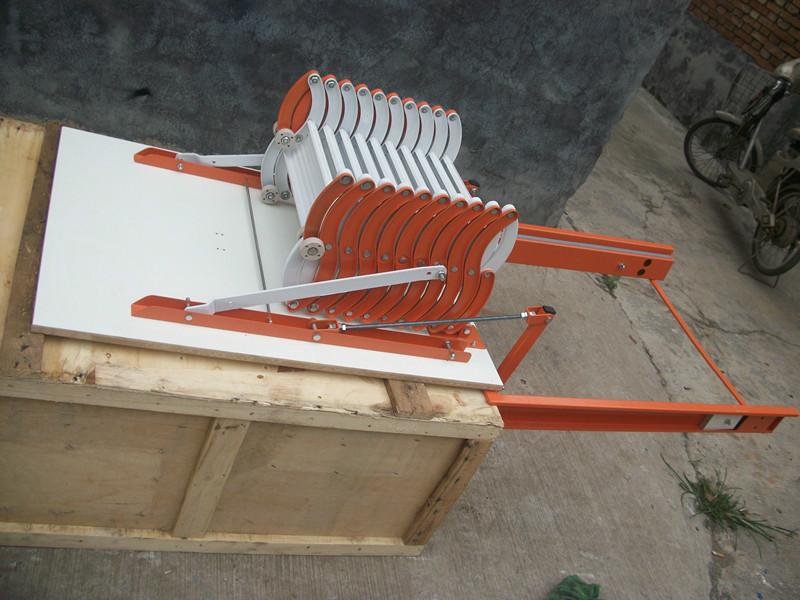 供應(yīng)用于閣樓的濟(jì)南電動(dòng)伸縮樓梯閣樓伸縮樓梯廠家