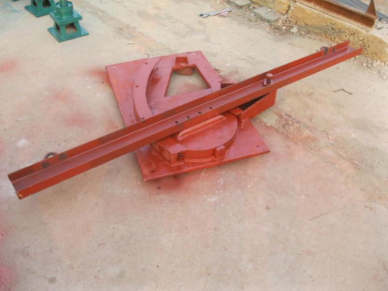 DN800轉(zhuǎn)動閘門圖片