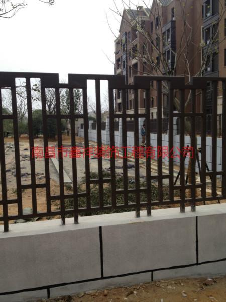 供應(yīng)南昌加工鐵藝圍墻欄桿，圍墻欄桿生產(chǎn)廠家，圍墻欄桿公司聯(lián)系方式