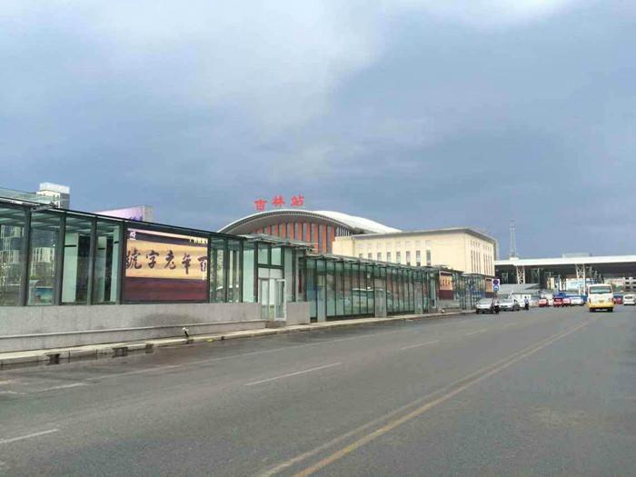 供應(yīng)臺灣晶芯片燈珠P8戶外表貼顯示屏SMD3535廠家，銳凌光電