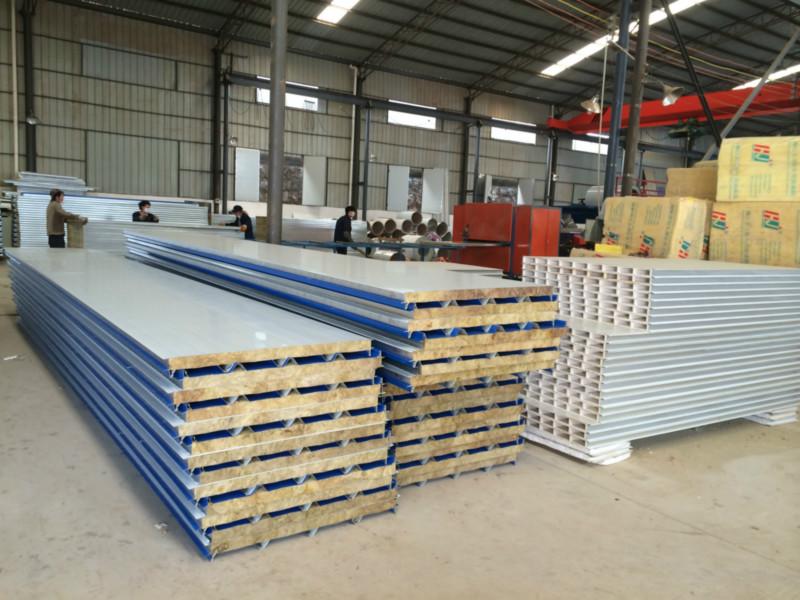 供應(yīng)蘇工云南彩鋼巖棉板